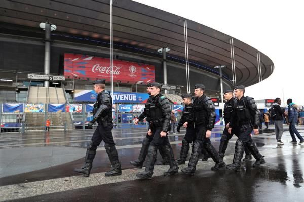 2016-05-16t133901z_636353970_d1aetejprxab_rtrmadp_3_soccer-euro-security-police_reuters
