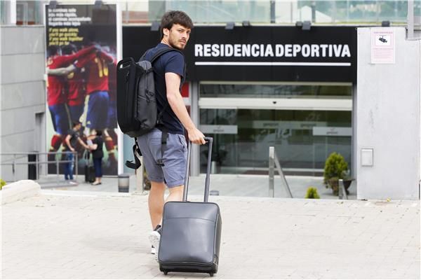 سيلفا لدى وصوله لمعسكر الفريق