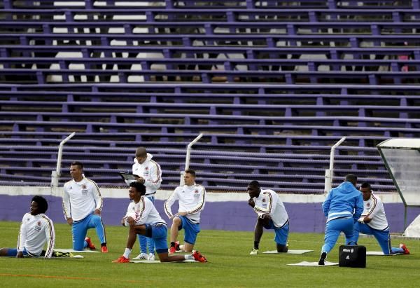 2015-10-10t221354z_1934760750_gf10000240392_rtrmadp_3_soccer-world_reuters