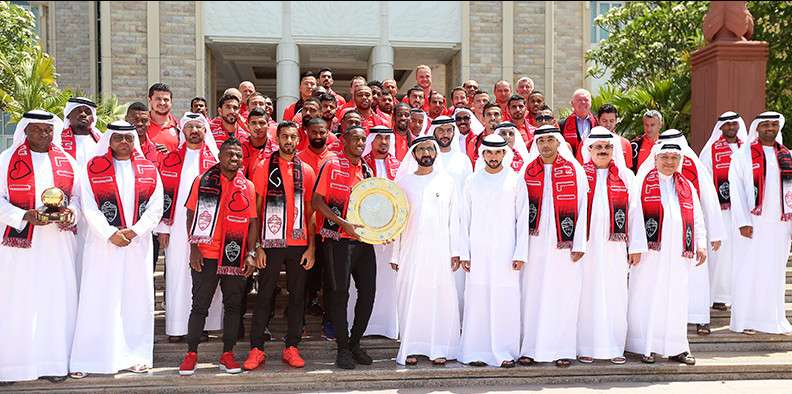 محمد بن راشد يستقبل أسرة الأهلي الإماراتي