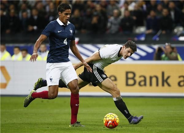  رفائيل فاران في مباراة منتخبه أمام ألمانيا