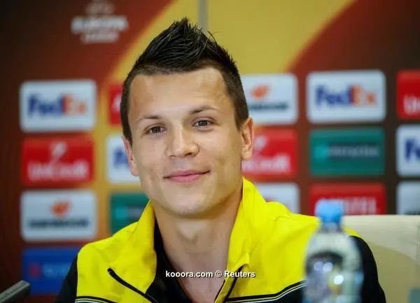 ?i=reuters%2f2016-04-27%2f2016-04-27t160550z_627568833_d1aetausigaa_rtrmadp_3_soccer-europa-sha-sev_reuters