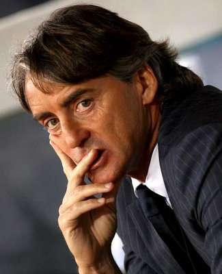 مدرب إنتر ميلان السابق روبيرتو مانشيني