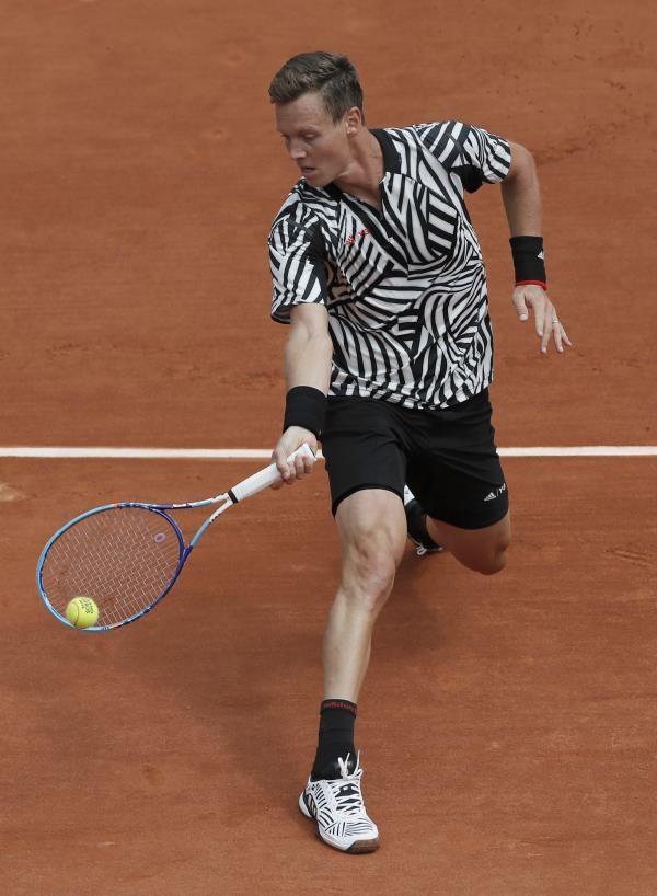 2016-05-26t115233z_750258176_lr1ec5q0wzavp_rtrmadp_3_tennis-open_reuters