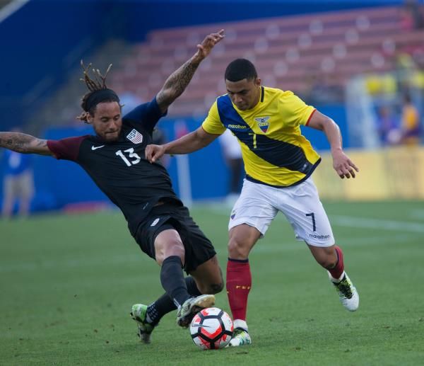 2016-05-26t031852z_1687541286_nocid_rtrmadp_3_soccer-international-friendly-soccer-equador-at-usa_reuters