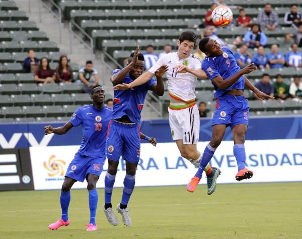 2015-10-05t002041z_900499111_nocid_rtrmadp_3_soccer-concacaf-olympic-qualifying-haiti-at-mexico_reuters