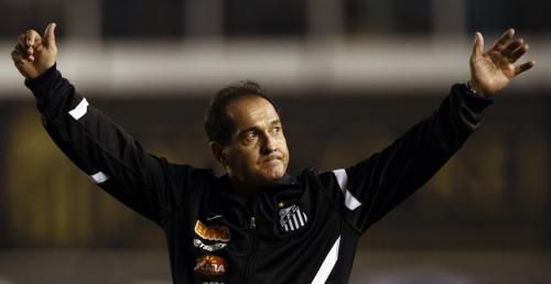 2012-05-11t004225z_01_pw205_rtridsp_3_soccer-libertadores_reuters