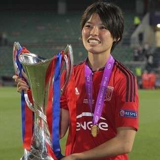 ساكي كوماغاي تفوز بأبطال أوروبا مع ليون الفرنسي أمس