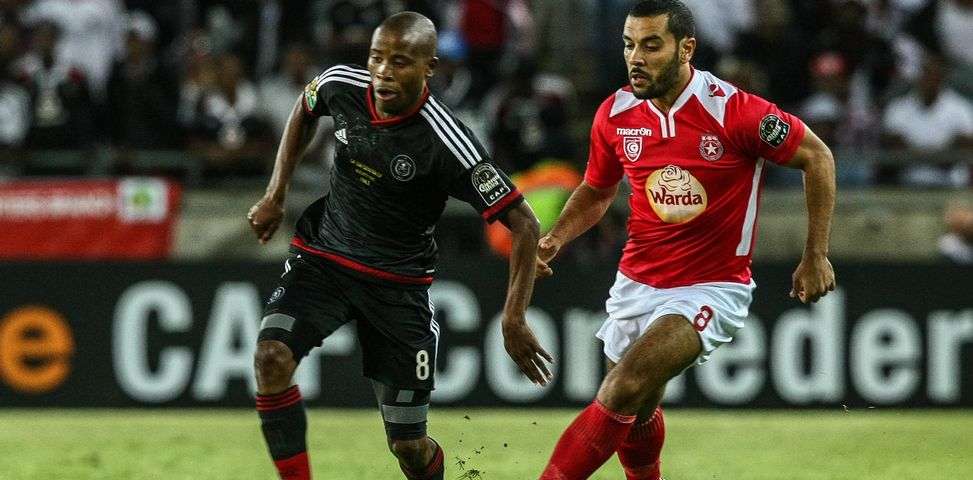 علية البريقي (يمين)