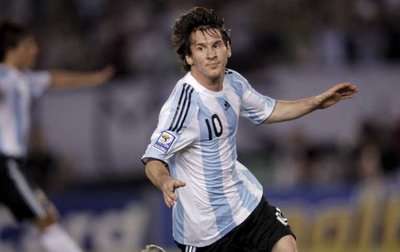 ليونيل ميسي لاعب المنتخب الأرجنتيني ونادي برشلونة الاسباني