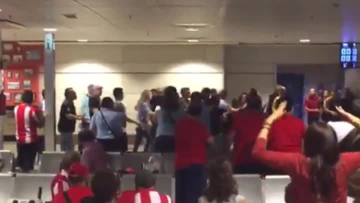 aficionados-del-madrid-del-atletico-durante-pelea-1464381250485