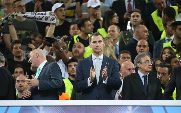 بيريز مع ملك اسبانيا