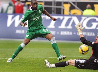 جرافيتي لحظة تسجيل الهدف الثاني لفولفسبورج