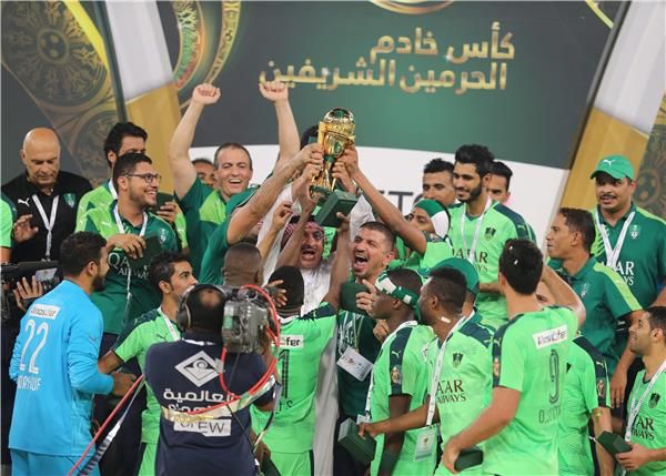 من تتويج الاهلي 