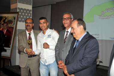 تكريم بطل العالم في الملاكمه