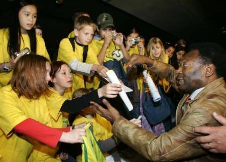 2006-06-08t102045z_01_reh03d_rtridsp_2_sport-soccer-world