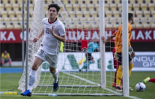 سردار أزمون بعد تسجيل الهدف الأول