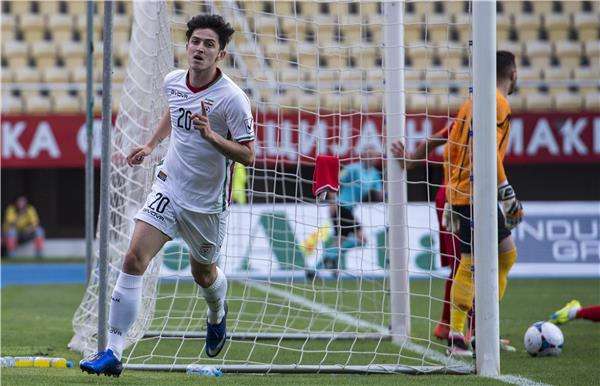 سردار أزمون بعد تسجيل الهدف الأول