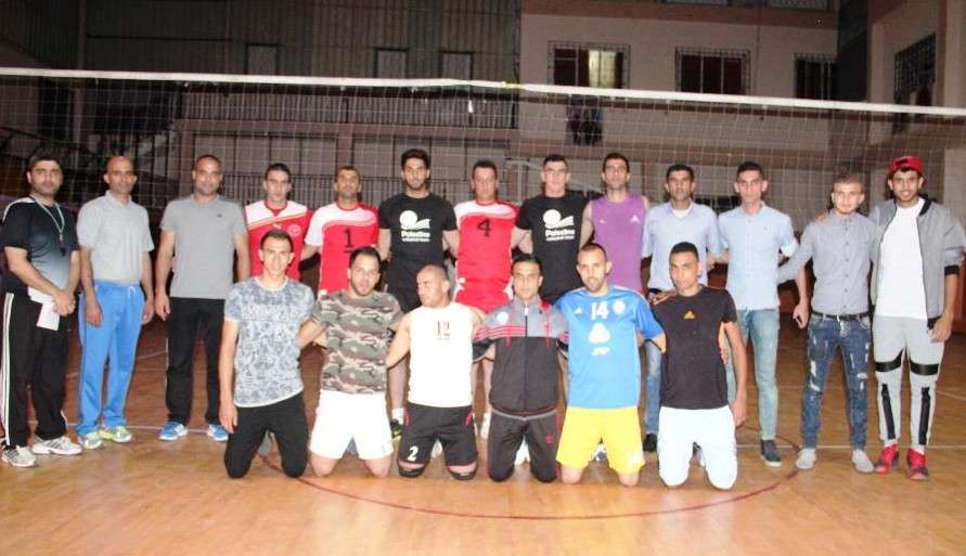 صورة جماعية لمنتخب الطائرة بعد  أول تجمع في غزة