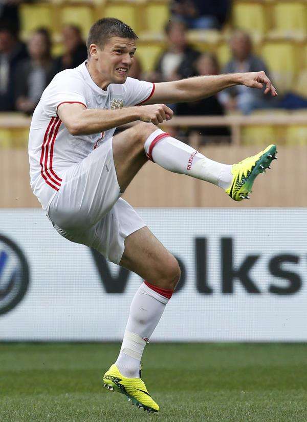 2016-06-06t085118z_1134088043_lr1ec660ol8dx_rtrmadp_3_soccer-friendly-rus-srb_reuters