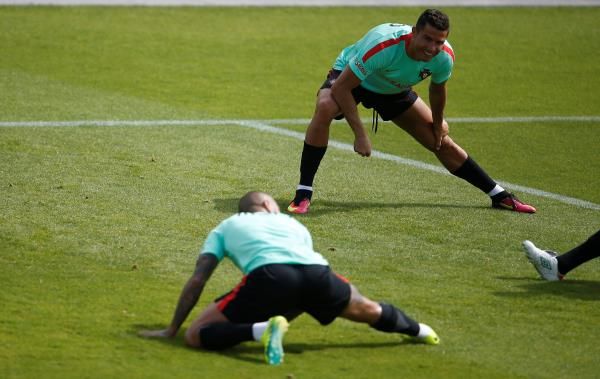 2016-06-06t112125z_255557398_s1aetiijmzaa_rtrmadp_3_soccer-euro_reuters