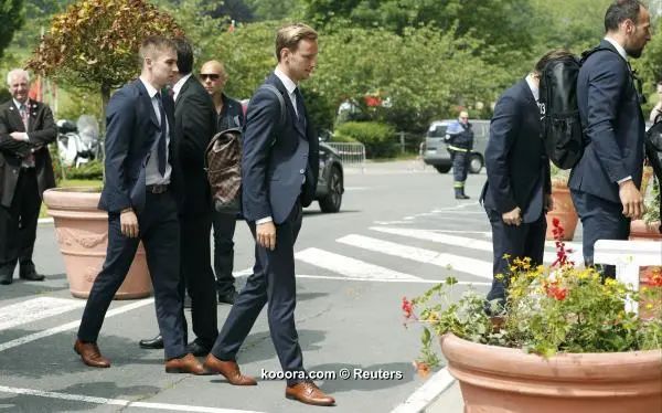 ?i=reuters%2f2016-06-07%2f2016-06-07t121405z_221942965_lr1ec670xz6yb_rtrmadp_3_soccer-euro-cro-team-arrival_reuters