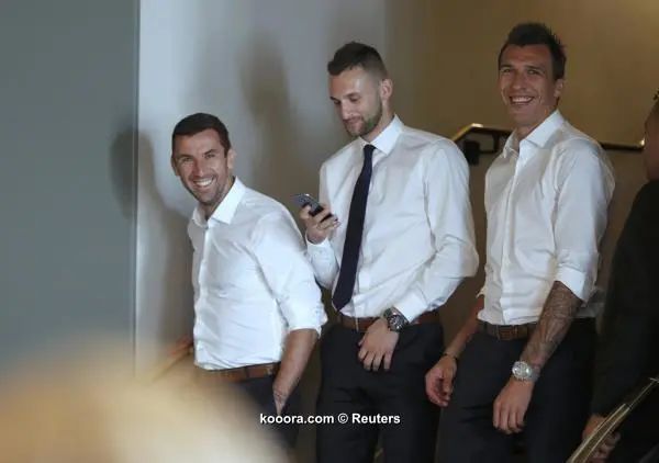 ?i=reuters%2f2016-06-07%2f2016-06-07t114134z_54645666_lr1ec670wgzwb_rtrmadp_3_soccer-euro-cro-team-arrival_reuters