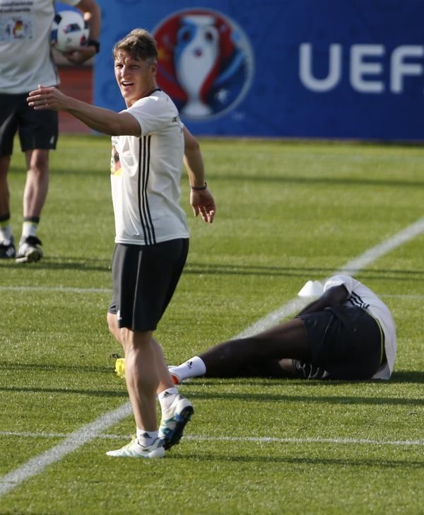 2016-06-07t183143z_84171168_lr1ec671fglby_rtrmadp_3_soccer-euro-ger_reuters