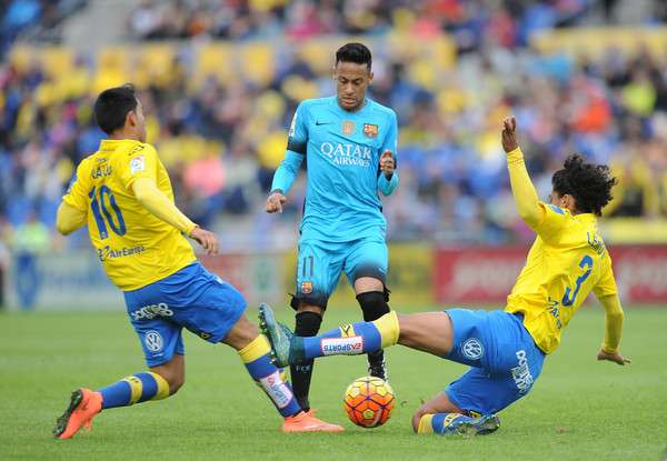 ماوريسيو ليموس (يمين)