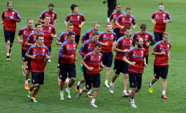 2016-06-04t182227z_1151737436_s1aethzzglaa_rtrmadp_3_soccer-euro_reuters