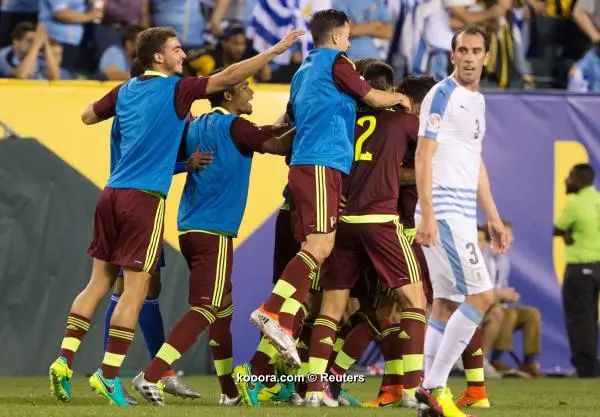 ?i=reuters%2f2016-06-10%2f2016-06-10t021002z_1872186463_nocid_rtrmadp_3_soccer-2016-copa-america-centenario-uruguay-at-venezuela_reuters