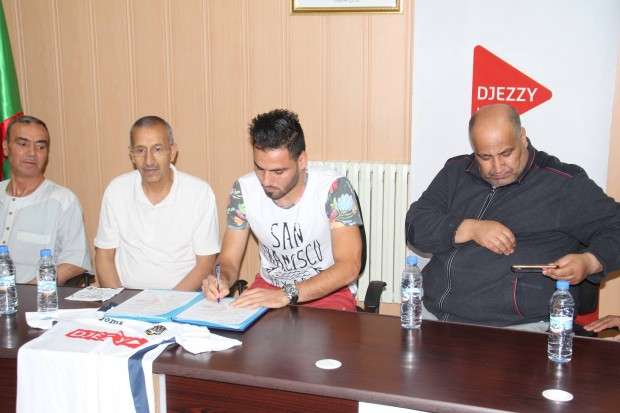 خثير زيتي لحظة توقيع العقد