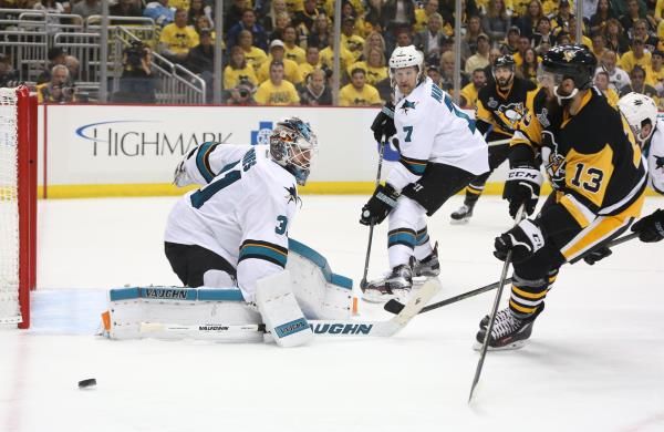 2016-06-10t032411z_1344447164_nocid_rtrmadp_3_nhl-stanley-cup-final-san-jose-sharks-at-pittsburgh-penguins_reuters