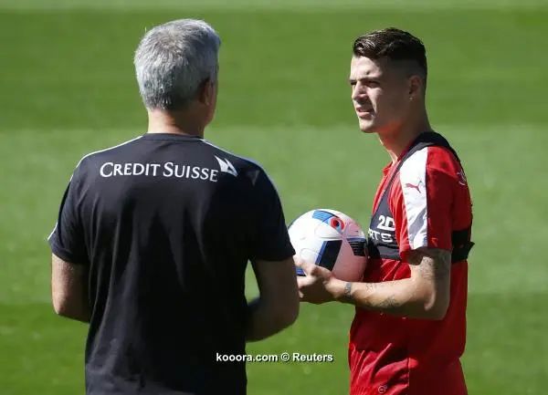 ?i=reuters%2f2016-06-07%2f2016-06-07t092629z_1263538129_lr1ec670q7uqx_rtrmadp_3_soccer-training-swi_reuters