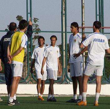 حمد وحديث مع اللاعبين