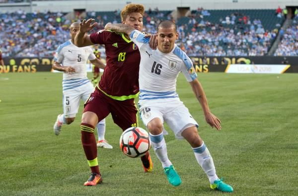 2016-06-10t004900z_2114947269_nocid_rtrmadp_3_soccer-2016-copa-america-centenario-uruguay-at-venezuela_reuters