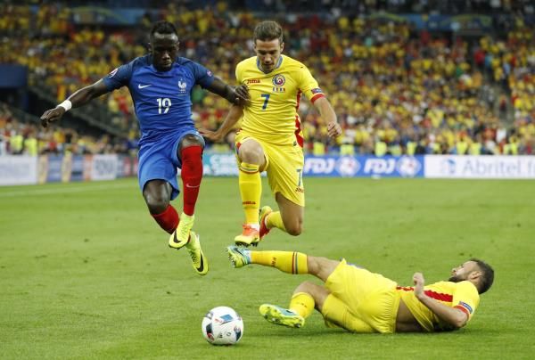 2016-06-10t203759z_108592679_mt1aci14431758_rtrmadp_3_soccer-euro-fra-rom_reuters