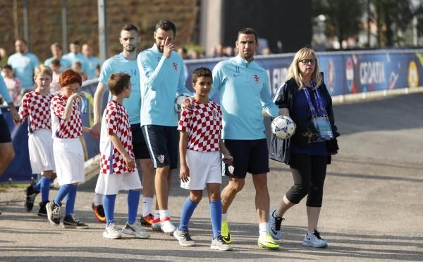 2016-06-07t180615z_144726877_lr1ec671ea4ax_rtrmadp_3_soccer-euro-cro_reuters