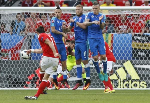 2016-06-11t174101z_108668461_mt1aci14432943_rtrmadp_3_soccer-euro-wal-svk_reuters