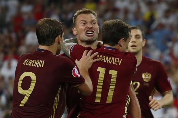 2016-06-11t205034z_108679834_mt1aci14433503_rtrmadp_3_soccer-euro-eng-rus_reuters