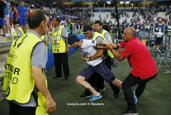 ?i=reuters%2f2016-06-11%2f2016-06-11t205703z_108680223_mt1aci14433527_rtrmadp_3_soccer-euro-eng-rus_reuters