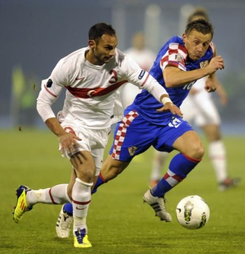2011-11-15t222611z_01_o-nso27_rtridsp_3_soccer-euro_reuters