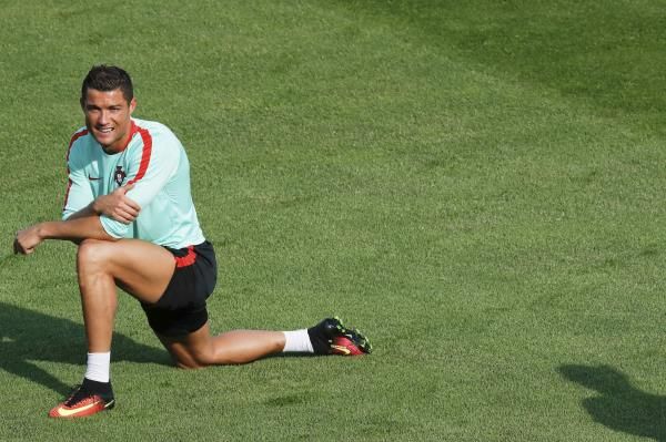 2016-06-09t182851z_926399936_lr1ec691fbrbk_rtrmadp_3_soccer-euro-por_reuters