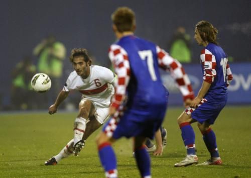 2011-11-15t202656z_01_nso12_rtridsp_3_soccer-euro_reuters