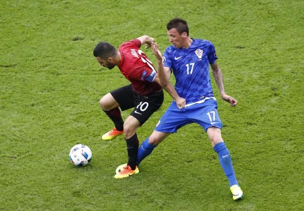 2016-06-12t134147z_108740507_mt1aci14433927_rtrmadp_3_soccer-euro-tur-cro_reuters