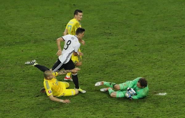 2016-06-12t204921z_108766161_mt1aci14434901_rtrmadp_3_soccer-euro-ger-ukr_reuters