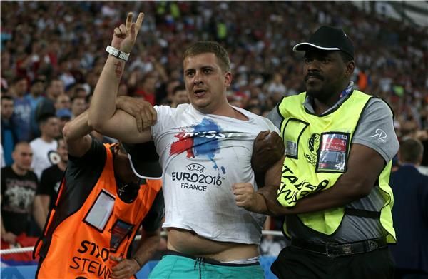 لقطة من شغب جماهير روسيا