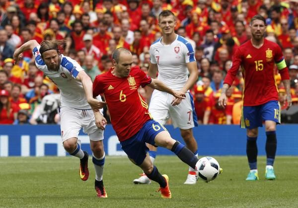 2016-06-13t133914z_108826754_mt1aci14435479_rtrmadp_3_soccer-euro-esp-cze_reuters