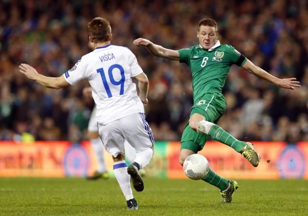 جيمس مكارثي في مباراة منتخبه أمام البوسنة