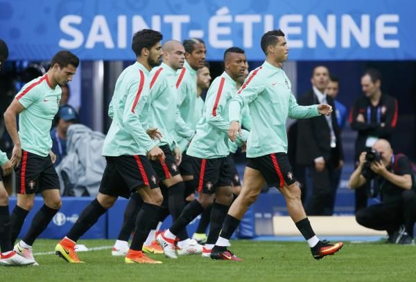 2016-06-13t170943z_856083092_lr1ec6d1bnwlk_rtrmadp_3_soccer-euro-por_reuters